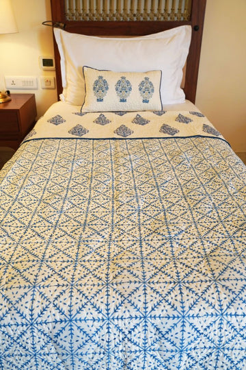 Big Floral Paisley Indigo Quilt