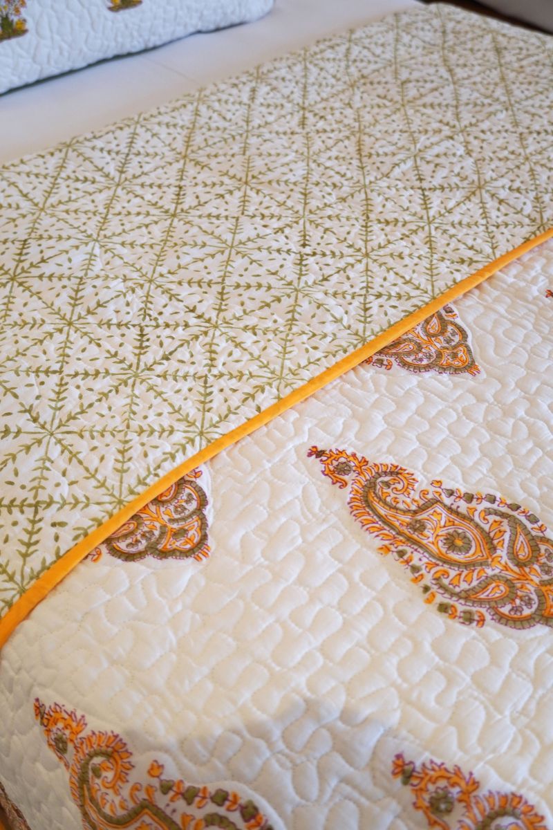 Big Floral Paisley Quilt